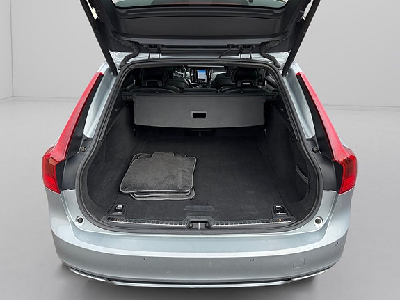 Volvo V90 8 of 23