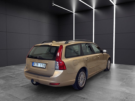 Volvo V50 6 of 23