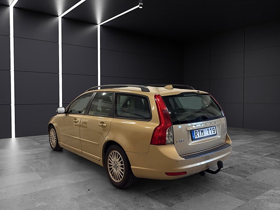 Volvo V50 4 of 23