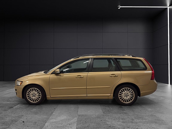 Volvo V50 3 of 23