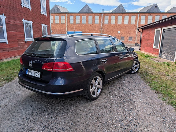 Volkswagen Passat 6 of 9