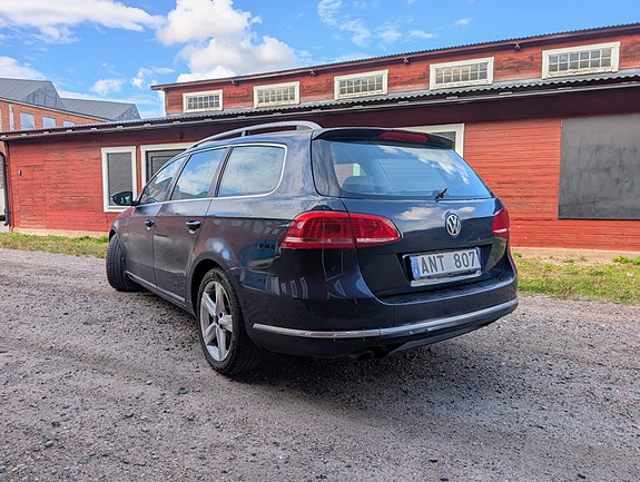 Volkswagen Passat 5 of 9