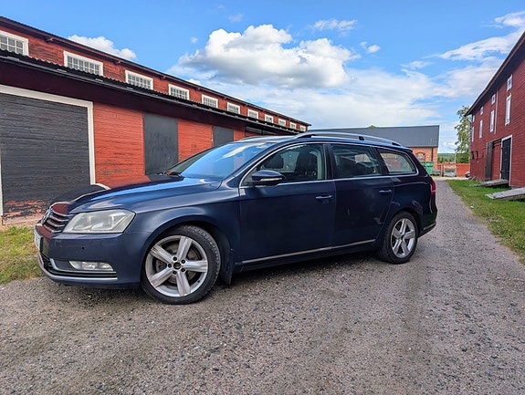 Volkswagen Passat 3 of 9