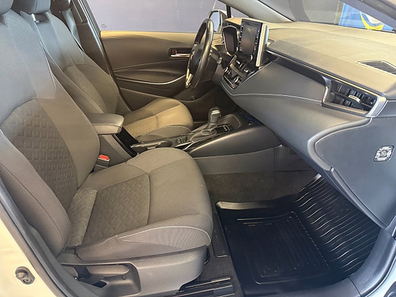 Toyota Corolla 8 of 15
