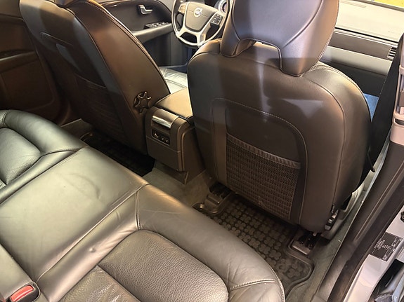 Volvo XC70 21 of 28