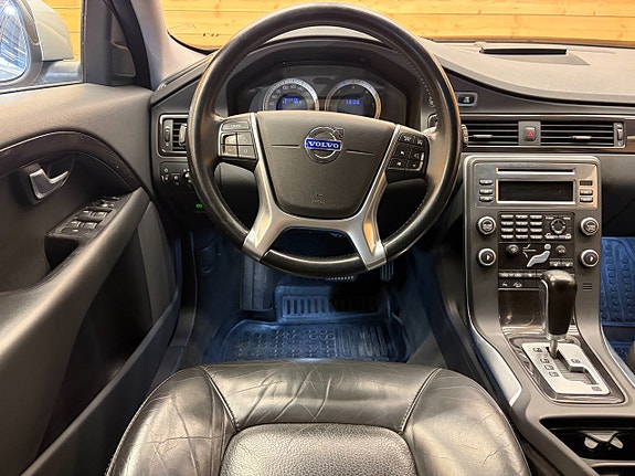 Volvo XC70 11 of 28