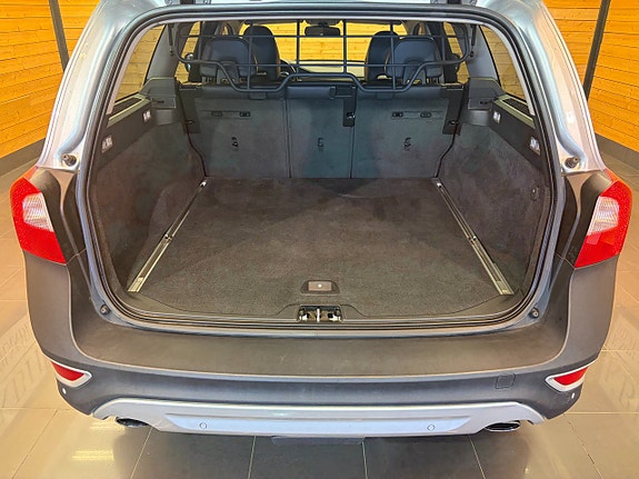 Volvo XC70 10 of 28