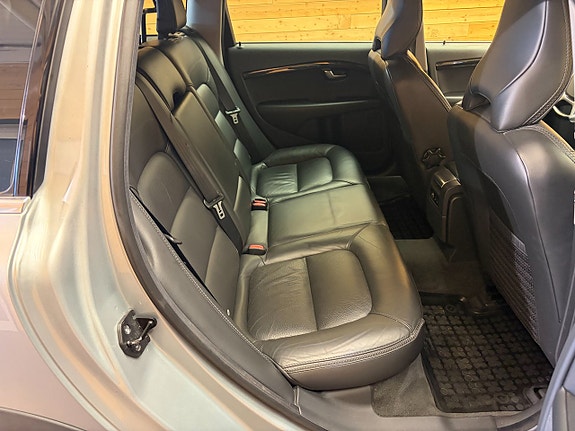 Volvo XC70 20 of 28