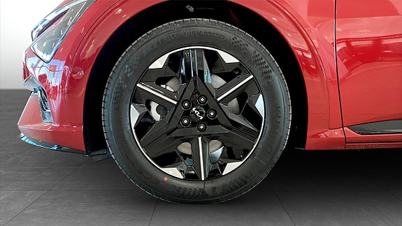 Kia EV6 7 of 12