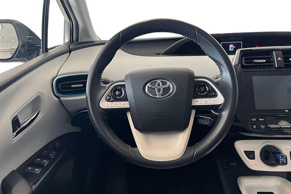 Toyota Prius 11 of 23