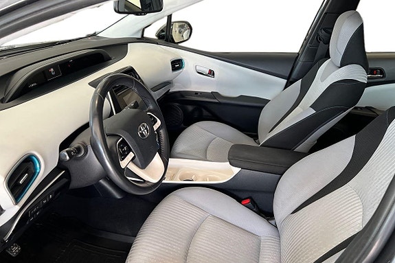 Toyota Prius 14 of 23