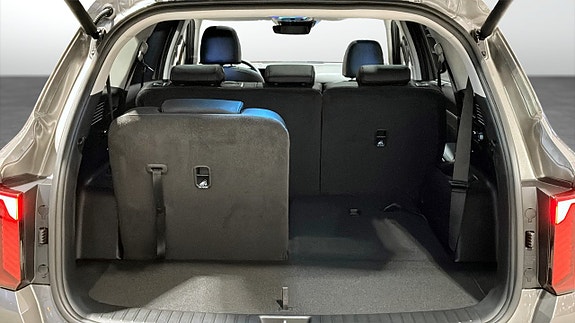 Kia Sorento 12 of 20
