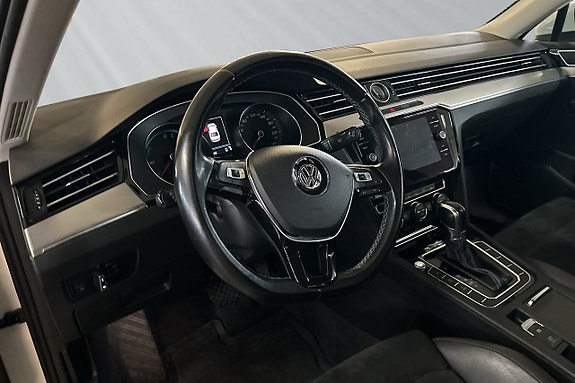 Volkswagen Passat 4 of 6
