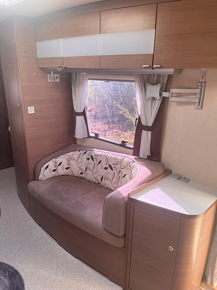 Adria Adiva 553 pH 7 of 9