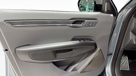 Kia EV9 5 of 15