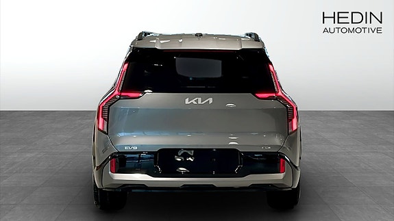 Kia EV9 10 of 15