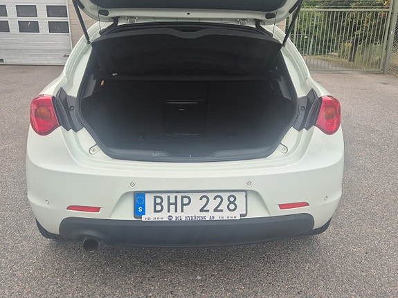 Alfa Romeo Giulietta 5 of 20