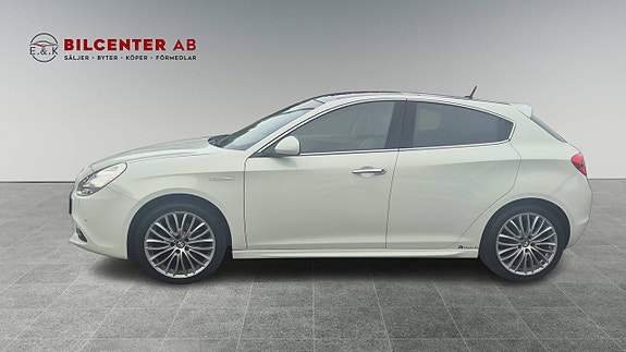 Alfa Romeo Giulietta 2 of 20