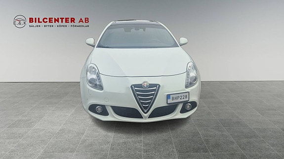 Alfa Romeo Giulietta 9 of 20