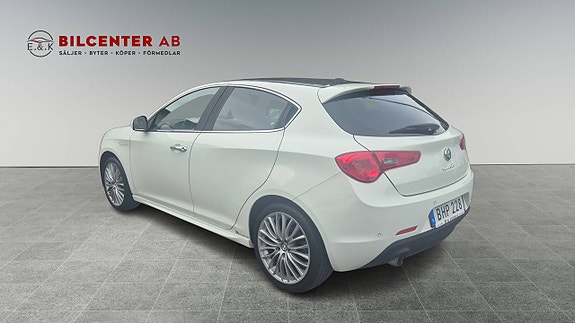 Alfa Romeo Giulietta 3 of 20