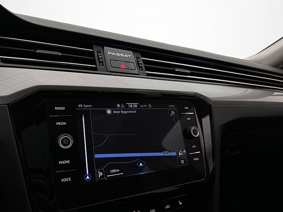 Volkswagen Passat 23 of 30