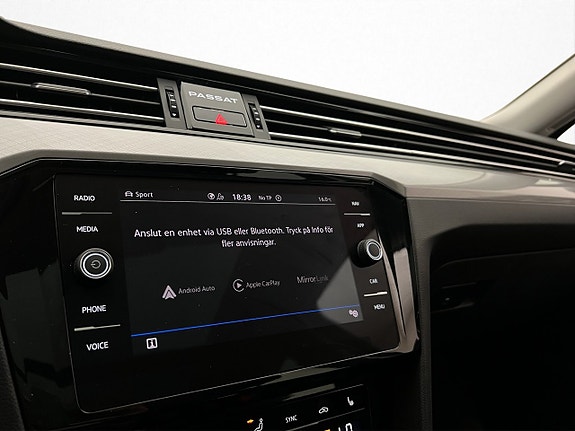 Volkswagen Passat 22 of 30