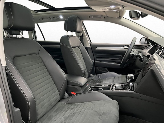 Volkswagen Passat 18 of 30