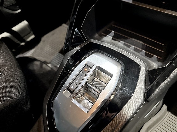 Peugeot 208 10 of 15