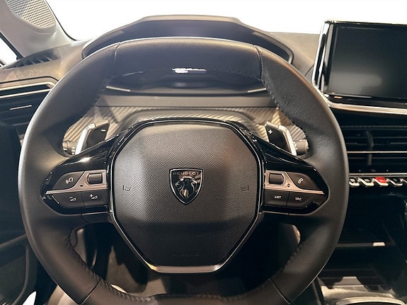 Peugeot 208 7 of 15