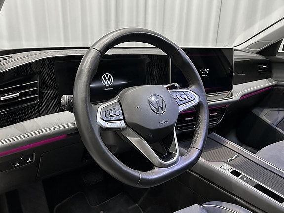 Volkswagen Passat 10 of 15