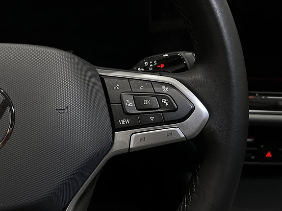 Volkswagen Passat 12 of 15