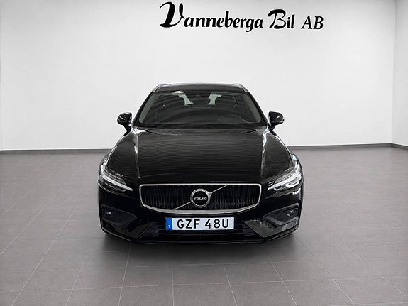 Volvo V60 2 of 8