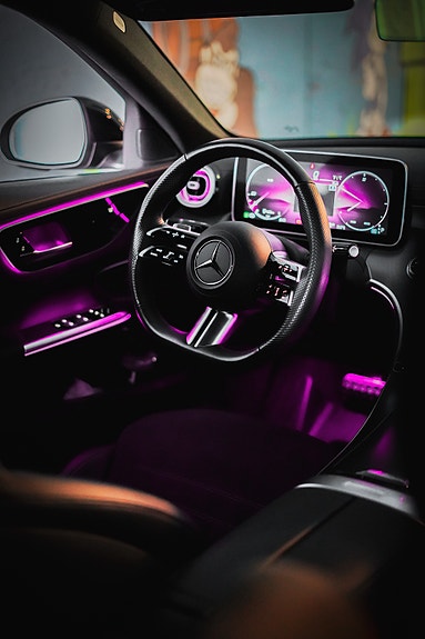 Mercedes-Benz C220 5 of 6