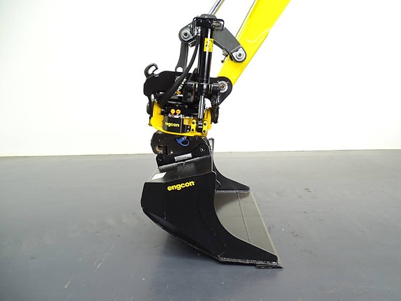 Wacker Neuson EZ50 / Engcon EC206 / S40 / Microprop MIG2 6 of 7