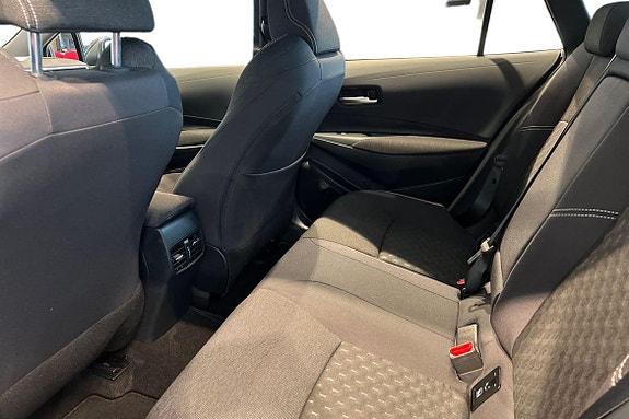 Toyota Corolla 13 of 21