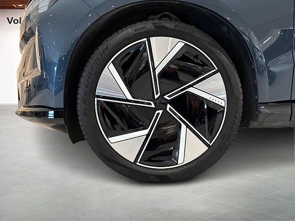 Volvo EX90 6 of 20