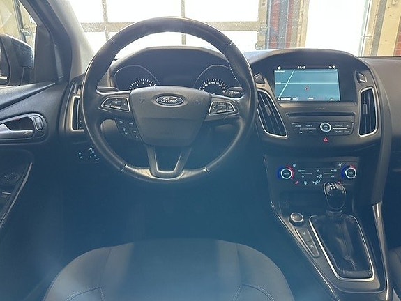 Ford Focus 9 of 21