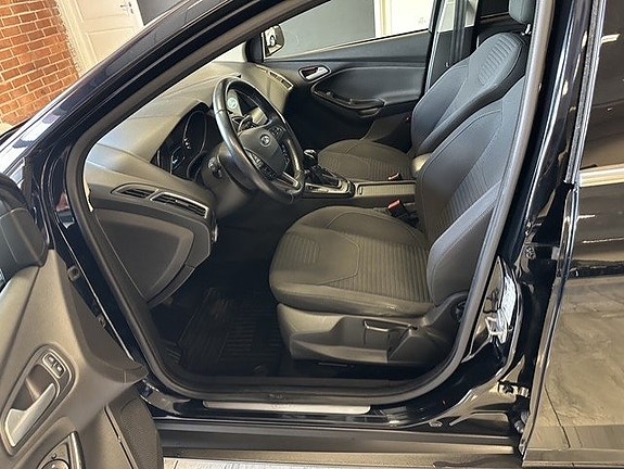 Ford Focus 16 of 21