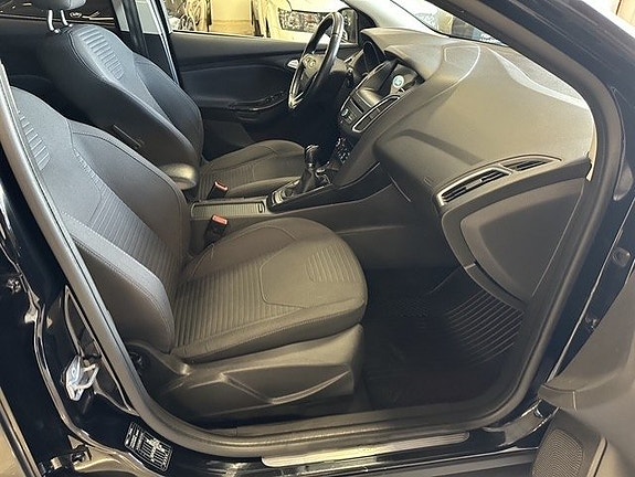 Ford Focus 17 of 21
