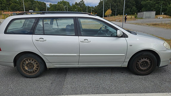 Toyota Corolla 6 of 8