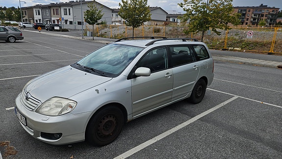 Toyota Corolla 3 of 8