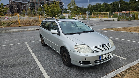 Toyota Corolla 4 of 8