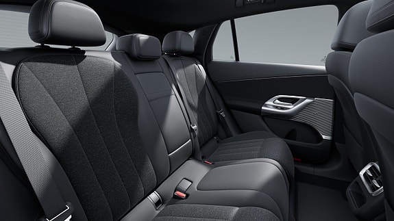 Mercedes-Benz GLC300 8 of 9
