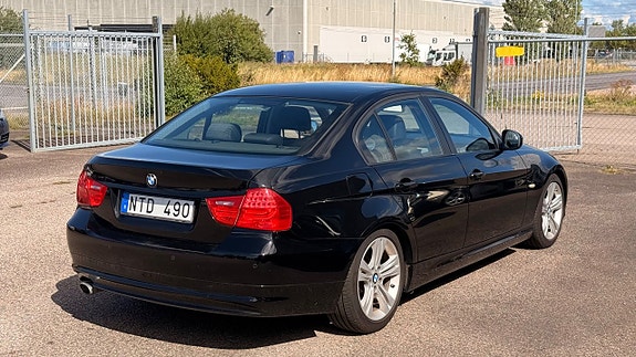 BMW 320d 4 of 28