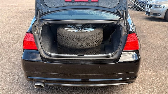 BMW 320d 24 of 28