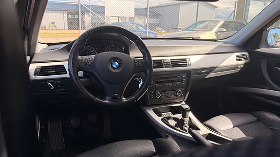 BMW 320d 8 of 28