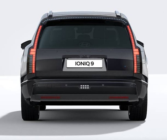 Hyundai IONIQ 3 of 8