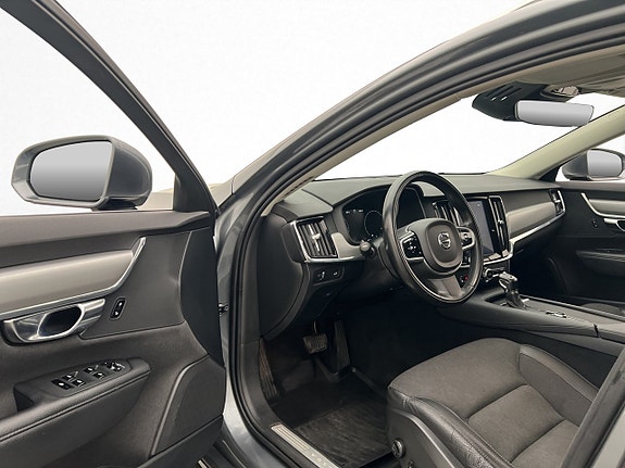 Volvo V90 11 of 30