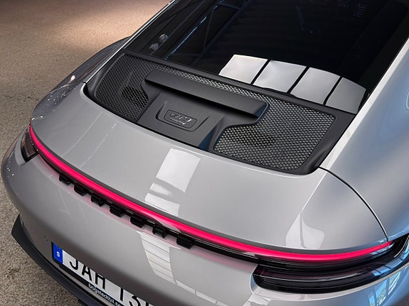 Porsche 911 GT3 8 of 30