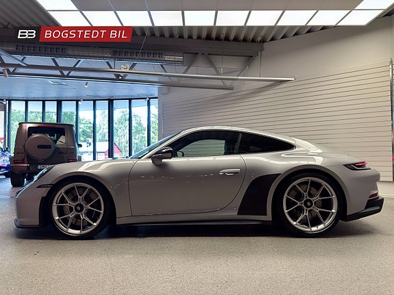 Porsche 911 GT3 4 of 30